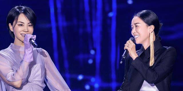 那英与王菲,一个少女一个大妈,这差距也太大了_感觉_因为_短发