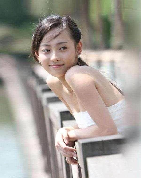 刘涛2号,嫁富豪生娃30岁复出,变脸频繁被看成倪_张嘉倪_明星_孩子