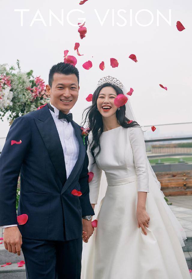 演员朱珠宣布结婚13天后有喜 她差点成尤文老板娘(图)_消息_拉波