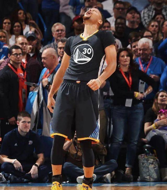 这个配色专门为中国定制!明年就等这三双新鞋了_curry_库里_安德玛