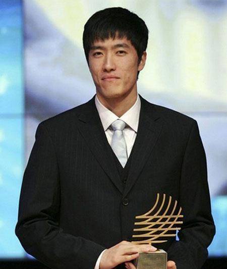 曾经的中国飞人现状:退役五年依然没有工作,结婚四年至今无子_刘翔