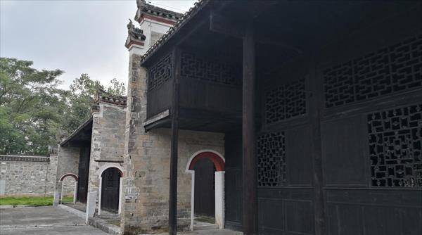 吕高安摄中国马克思主义史学创始人之一,塘院创办人吕振羽先生.