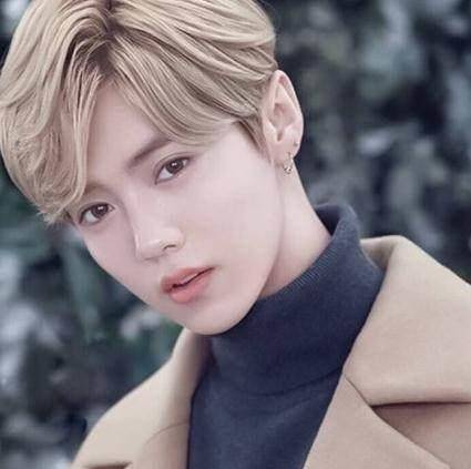 网友偶遇鹿晗,助理不让拍照,网友却被鹿晗这个动作圈粉了?