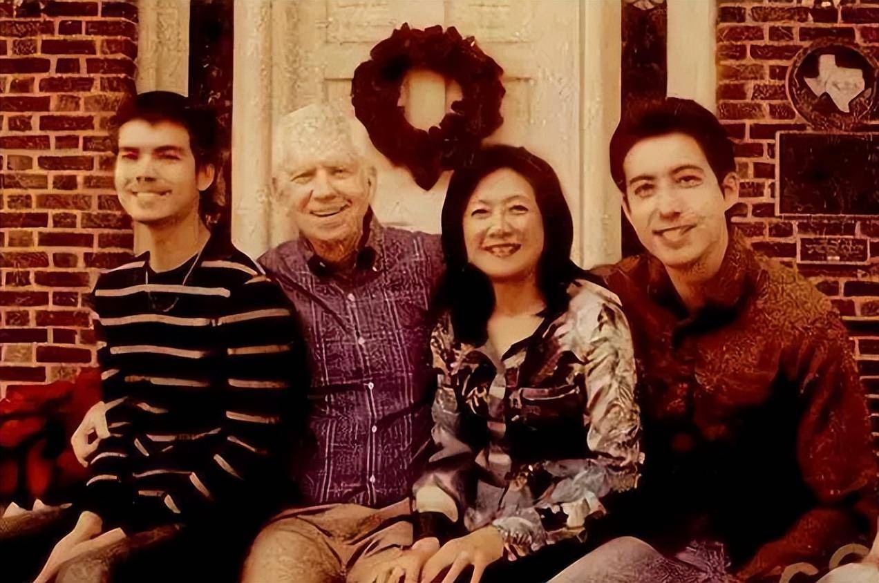 陈烨:35岁息影,嫁美国丈夫生两子,如今一家四口其乐融融_刘晓庆_生活