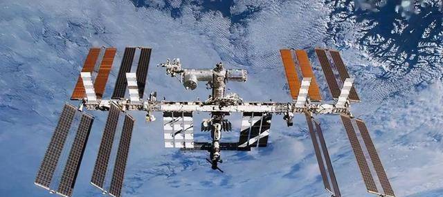 太阳1天爆发17次耀斑，多地出现通信中断，影响空间站宇航员吗？