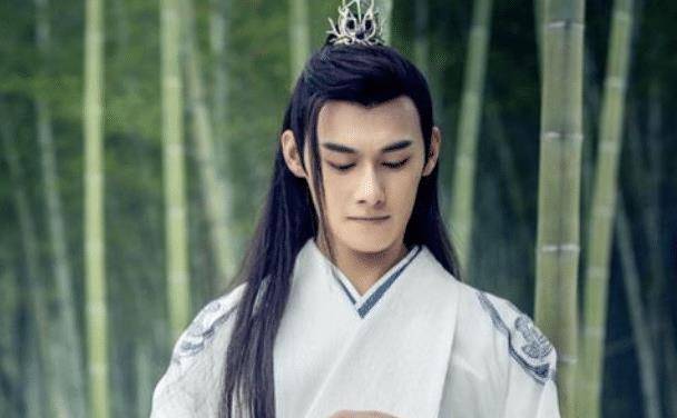 外形优异的汪卓成,俊朗的外表奠定主角地位,被网友质疑出场费高_时间