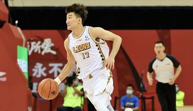 都迎来了自己的新外援,广厦男篮签下了前nba钱德勒,在自己的cba首秀当