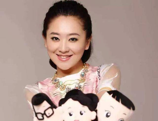 央视少儿节目女主播月亮姐姐:39岁生孩子,儿子名字很有意义_网友_滑板