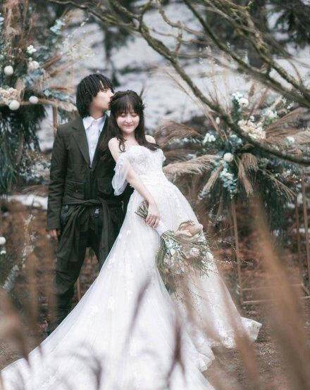 嘻哈歌手bridge婚礼现场曝光!一头脏辫超抢眼,面对妻子秒害羞!