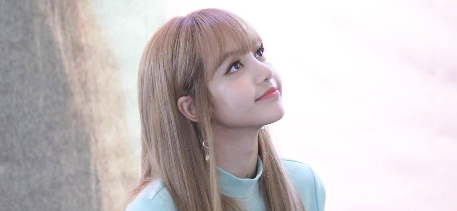 有种整容叫lisa,小学毕业照曝光,网友:看半天也认不出_青春_舞台_选手