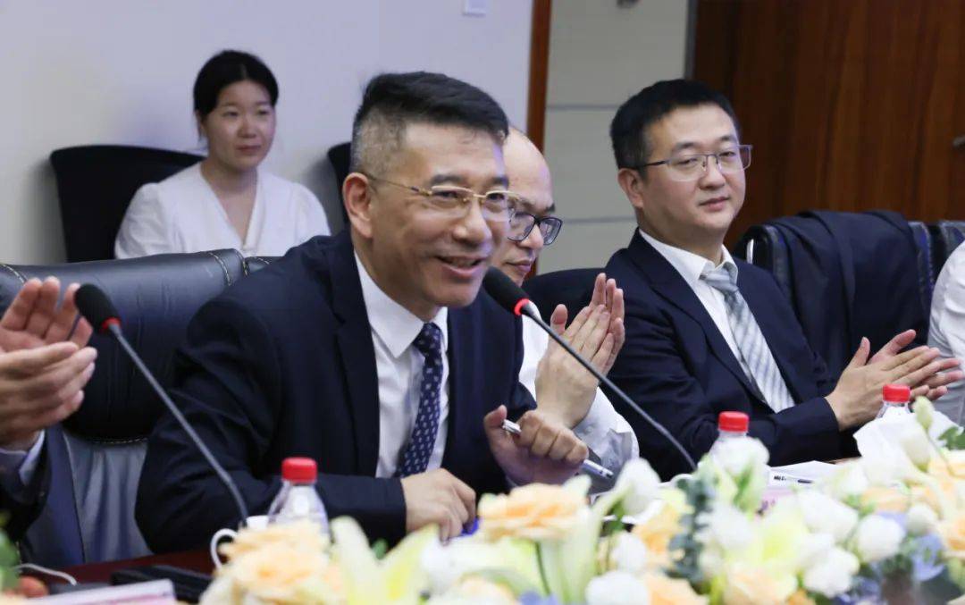 谋能源发展建绿色未来——力宇集团王跃峰董事长会见南非驻华大使与