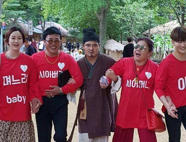 咸素媛公开致歉:租豪宅造假炫富,自编自导"豪门"婚姻,终散场_张伟