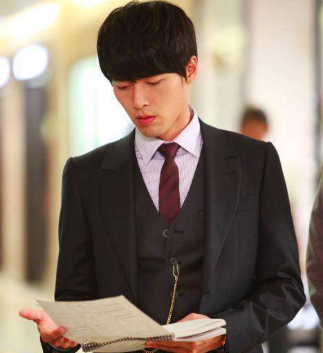 8年了,如今主演们依旧很红,最意外是这个男配角_李钟硕_玄彬_肖恩