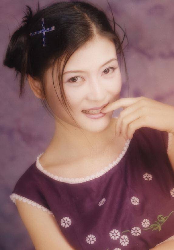 朱晓琳:15岁一曲走红,21岁退出歌坛,现在53岁的她枕边无人_公司_女儿