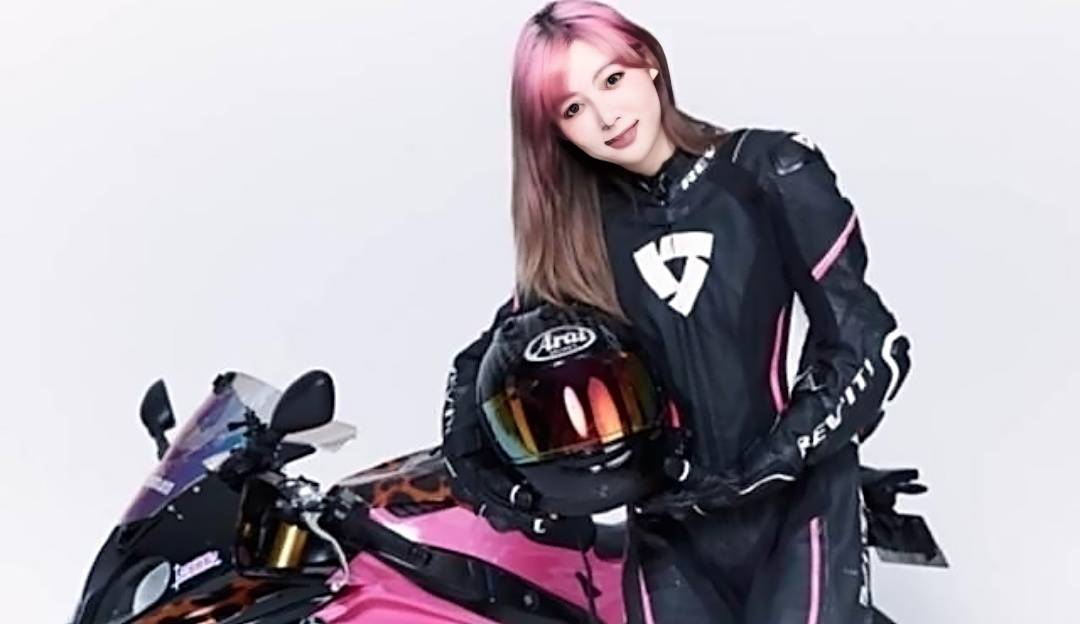 对于痞幼来说,她是一位汽车博主,同时也是某音和某