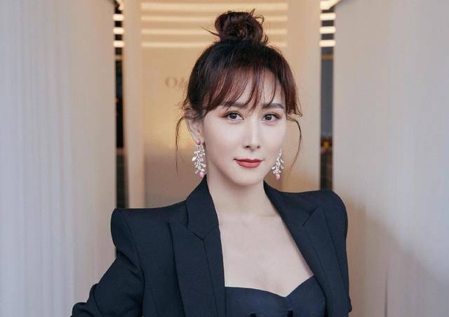 小胡静否认自己是三,难道因为郭碧婷与向佐没有领证!_向太_母亲_网友