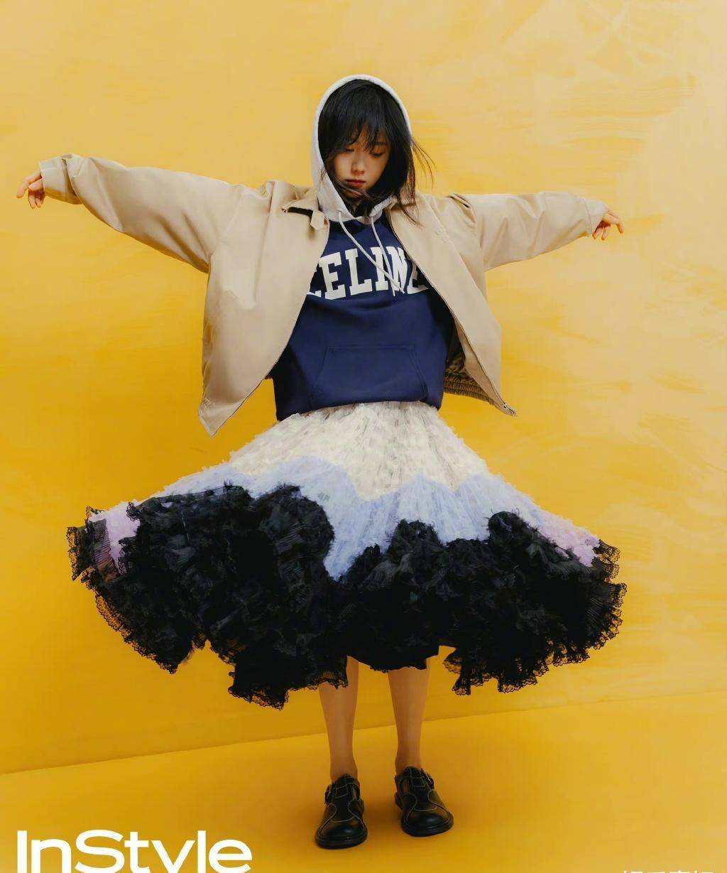 谭松韵春日甜酷运动感大片,清爽利落的短发,温暖舒适的造型_女孩_色彩