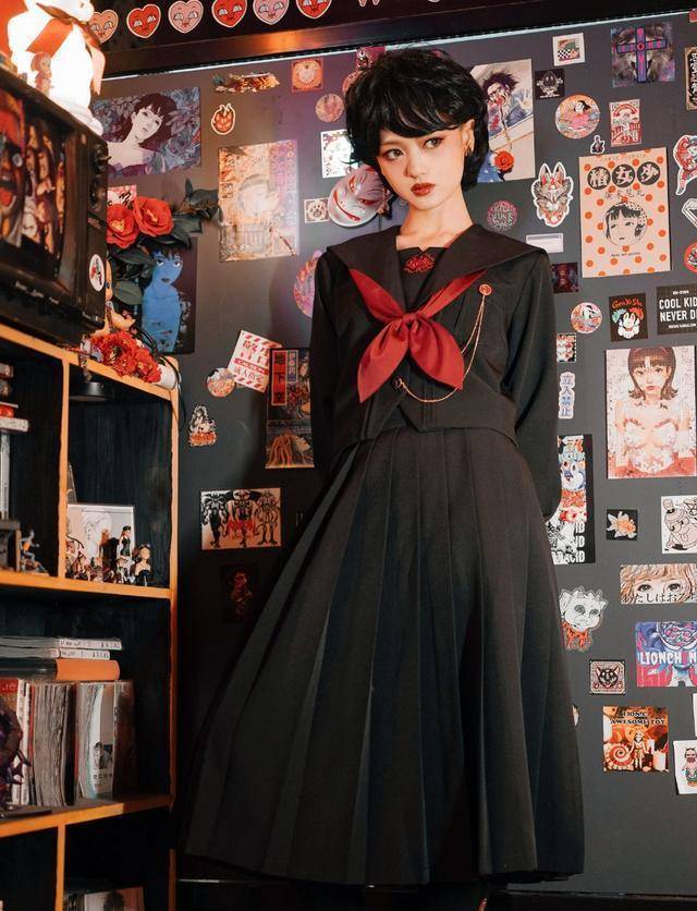 制服不等于乖巧好学生,这样的jk制服又美又酷,个性十足!