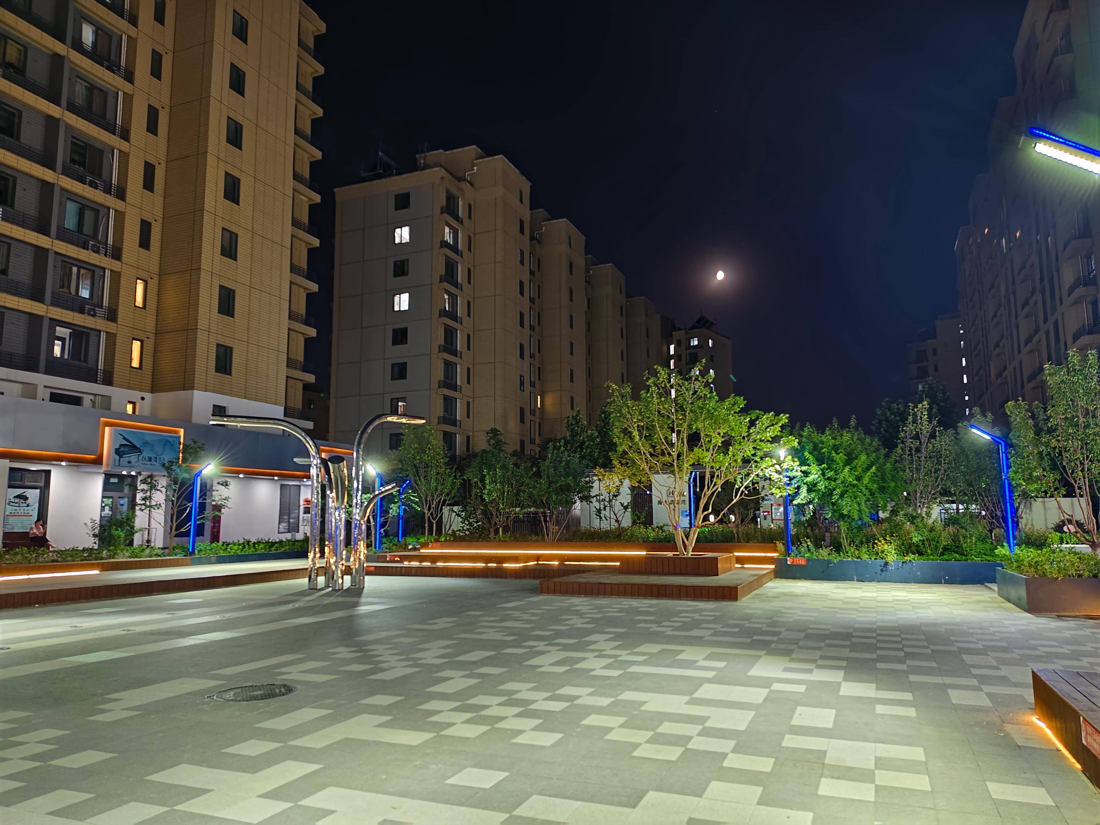 亚运会电竞手机iQOO11S快评测:应该没有比Ta更强的直板旗舰!