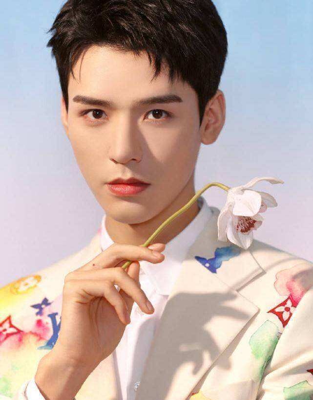 演技,外貌长相,心态定位等,分析出龚俊将要取代肖战的