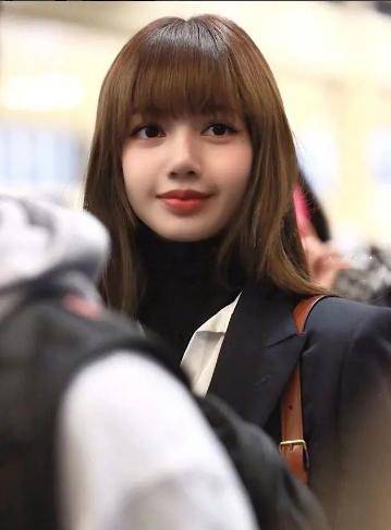 周扬青讲韩语做夸张表情,被指撞脸lisa,傻傻分不清_男朋友_镜头_生活