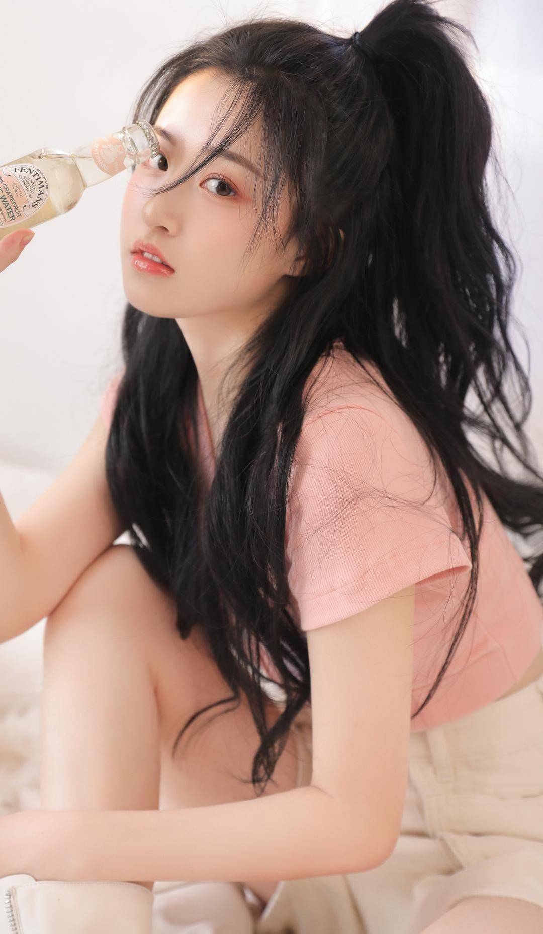 美女写真:花季少女粉色开衫裙裤美拍,高马尾俏皮可爱_女孩_女生_脸部