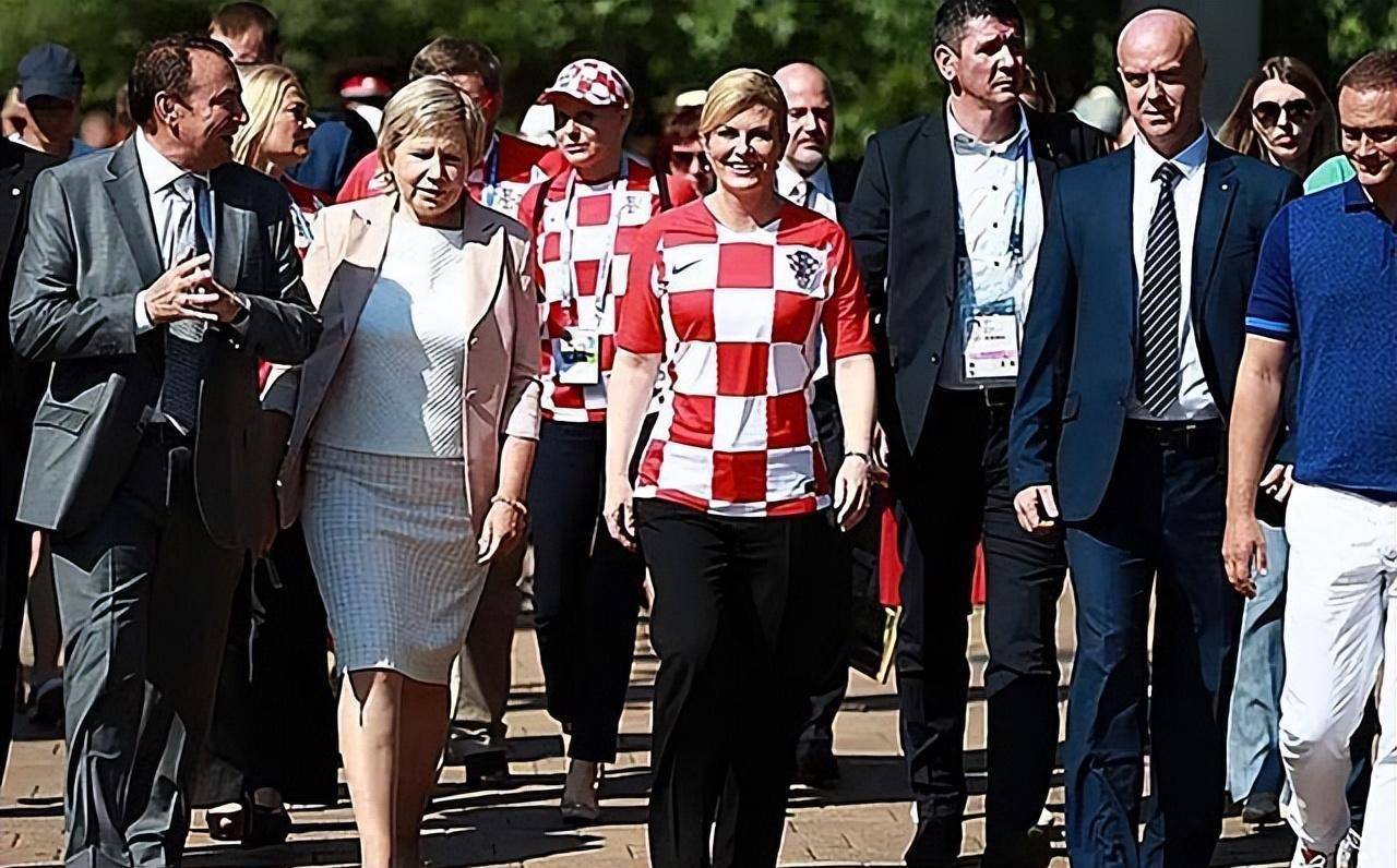 克罗地亚总统比基尼图片