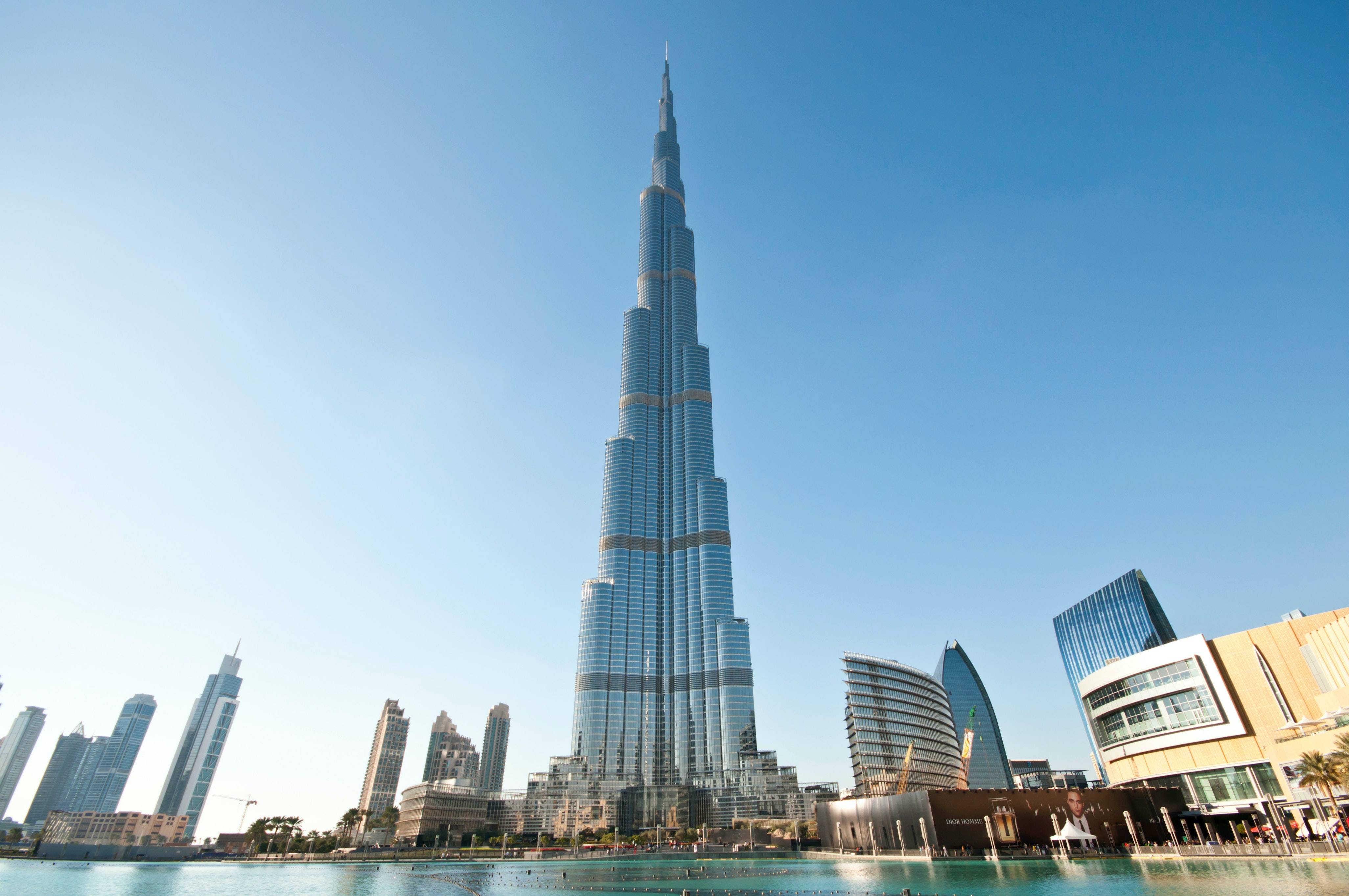 迪拜塔(burj khalifa):作为世界上最高的建筑,迪拜塔是迪拜的标中性