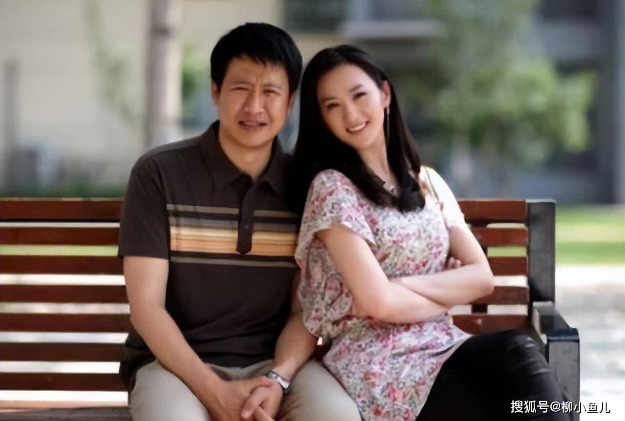 他被前妻嫌穷抛弃,40岁二婚带子娶女明星,如今苦尽