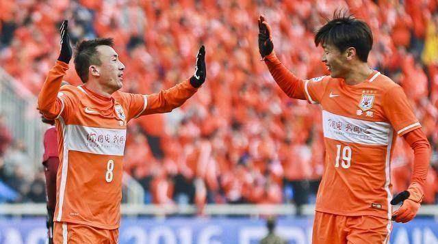 5亿人民币的转会费;而"国足鲁尼"王永珀以2.