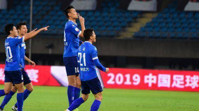 江苏足球之殇,苏宁解散之后又一支球队面临解散,曾被寄望扛大旗_泰州