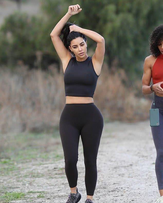 尽管从身形看增长的体重中似乎并没有包含过多的脂肪,但卡戴珊还是