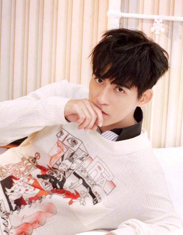 周渝民杂志封面大片网友:果然是烈火如歌里天下第一帅_银雪_短发_眼睛