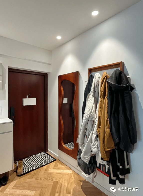 进门挂衣,6种方式实现_衣服_包包_收纳
