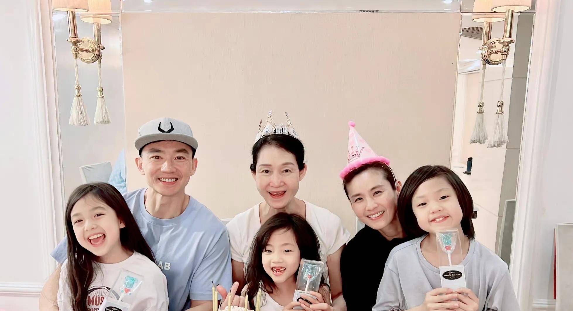 小泡芙也是等比长大,比起小时候的软萌,更添了几分漂亮.