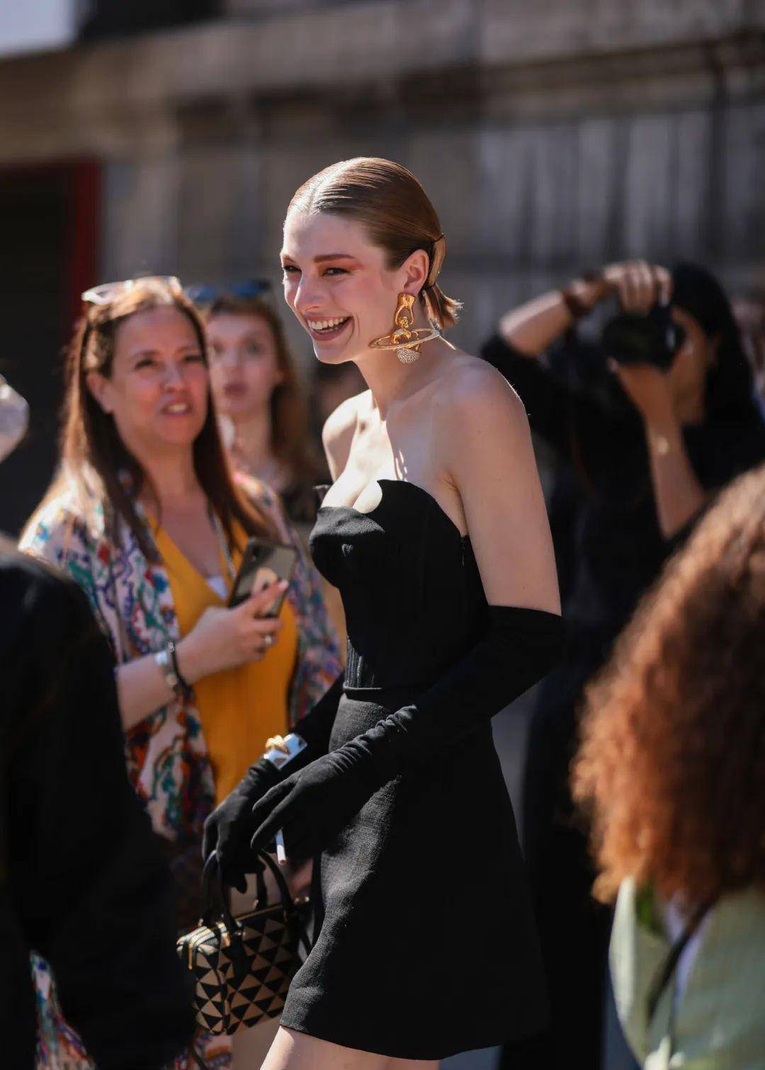 ▼私底下,hunterschafer的造型也是十分多变,美,酷,辣,飒▼z世代小姐