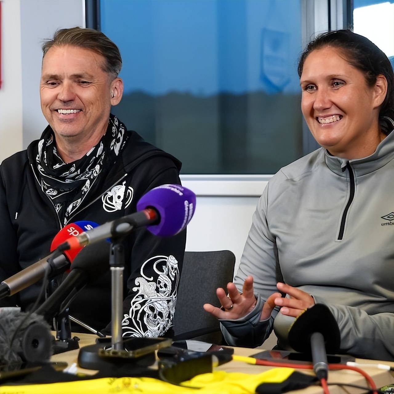 邓肯·弗格森被炒,女教头接掌英乙球队创历史!_汉娜·丁利_格兰_森林