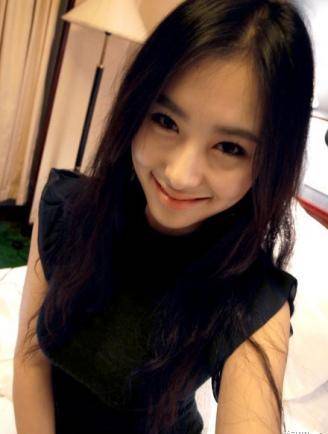 "第一车模"翟凌:遭男友报复爆不雅视频,嫁加拿大富豪终获幸福_杨迪