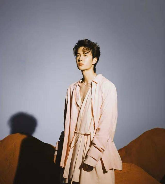 讨论下王一博的颜值,可以算得上旷世美颜吗_气质_天使_少年