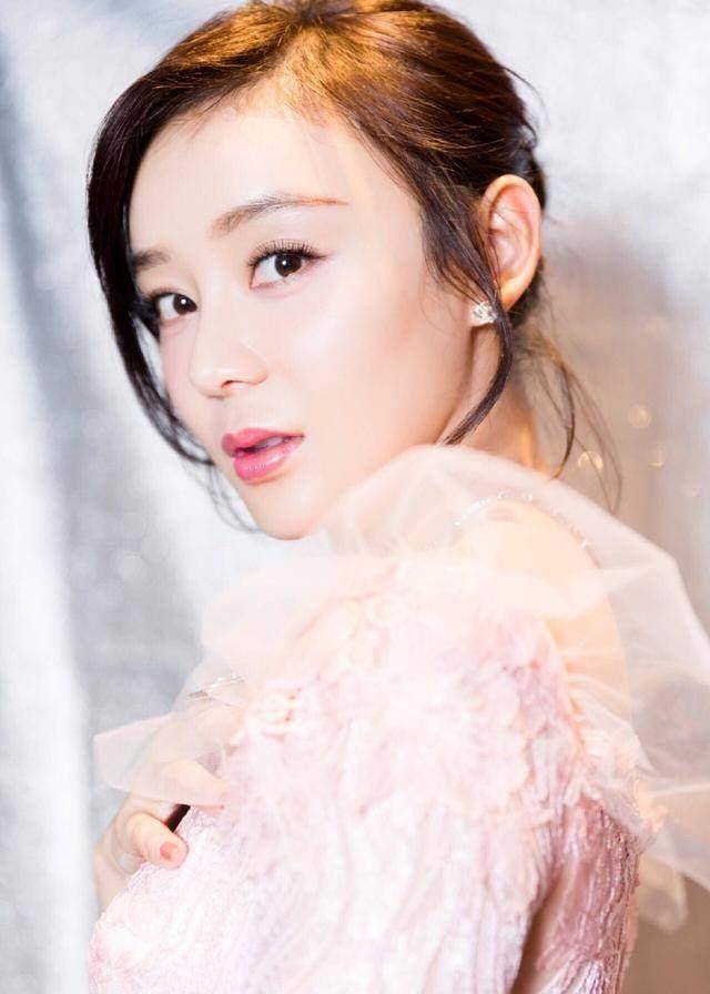 袁姗姗这小妞又美了,让人看着就心动,这少女范儿,真足_气质_身材_线条