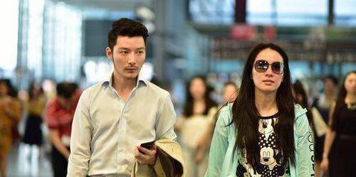 叶璇小默先生甜蜜现身机场网友:这男人我都看不上!_感情_情侣_微博