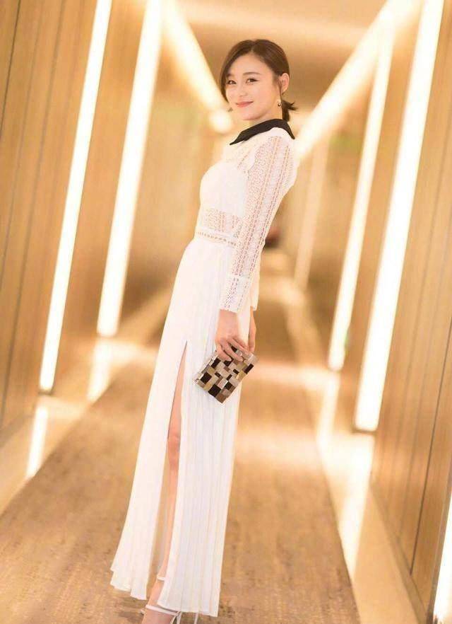 袁姗姗身材"大变样",穿上这双长靴小腿和大腿变一样粗了!