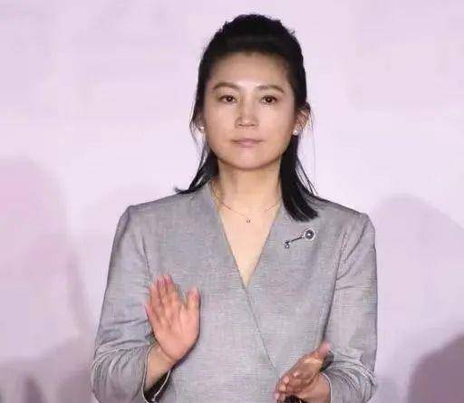 财经一姐王小丫:55岁模样大变认不出!经历两段婚姻无儿无女成遗憾!