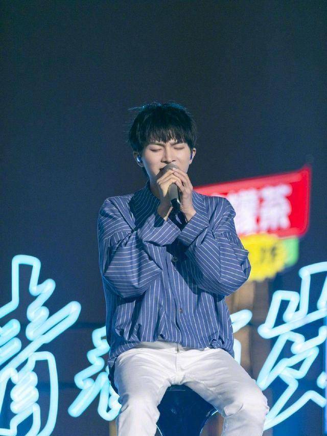 周深又被奔跑吧坑了,真的太尴尬了_实力_歌曲_首歌