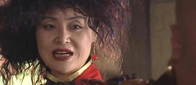 不凡的背景下必定造就她非凡的品味,了解她的人都知道隋永清有着非凡