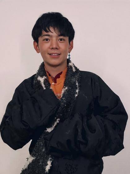 真是便宜那些牛了?_丁真_理塘_审美