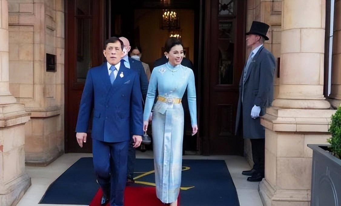苏提达生日后首次亮相,图案太傅老气又老气,宫斗赢了但审美下降了
