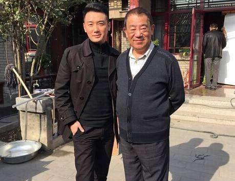 优秀演员高明,与妻子恩爱52年,儿子原来是我们熟悉的他_高亮_成为了