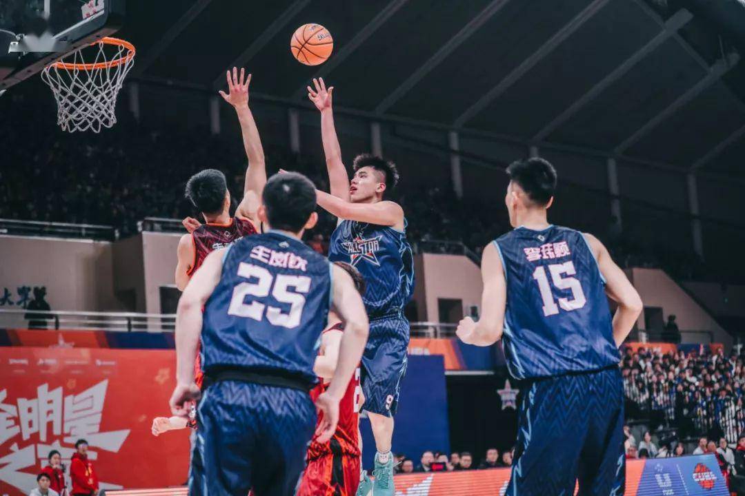 宁波富邦有意优秀内线球员_大学_万圣伟_1