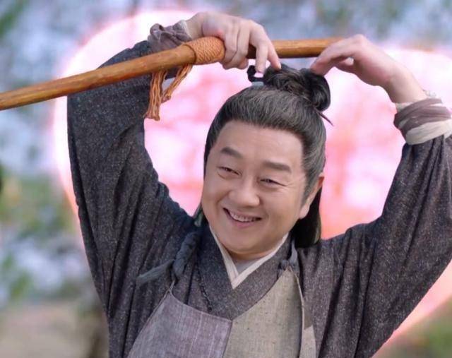 张绍刚处女作《灵剑山》首秀惊鸿一瞥,本色演出台词搞笑过目不忘_转型